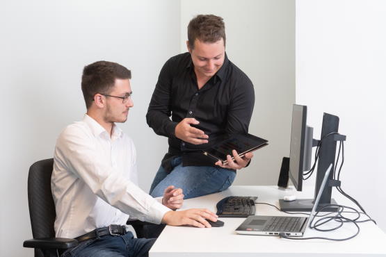 Beratungsgespräch bei cyber-solutions
