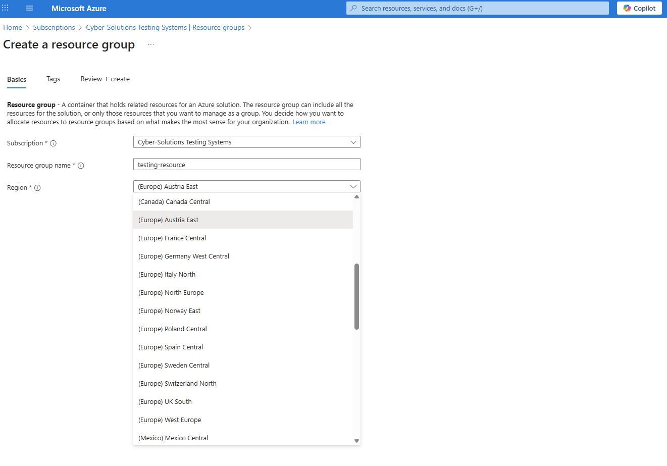 Azure-Portal: Neue Ressourcengruppe mit Region „Europe – Austria East“ – jetzt auswählbar.